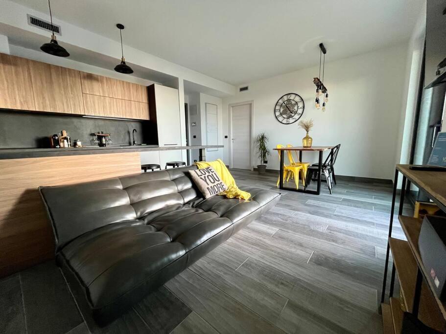 Yellow Uptown 70 - Fiera Milano เปโร ภายนอก รูปภาพ
